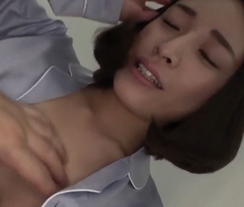 色白美人奥さん31歳　旦那が長期出張中　スタイル抜群で感動的な美しさ