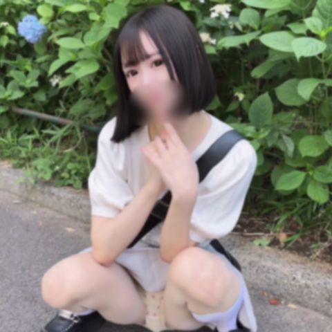 ※オフパコ【過激】超絶ｲﾓｳﾄ体型ｺﾝｶﾌｪ嬢野外プレイ。いけない想像ができるミニ体型の彼女に半外半中出し。。。